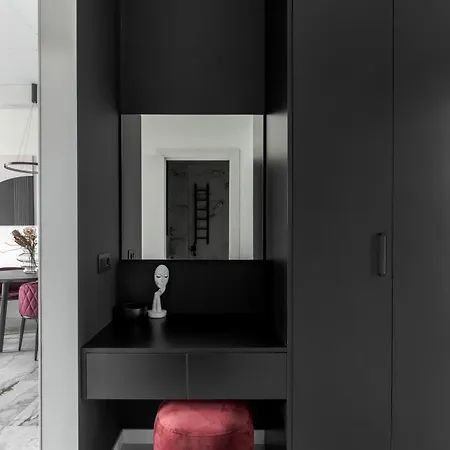 Ξενοδοχείο με διαμερίσματα Forum 4*